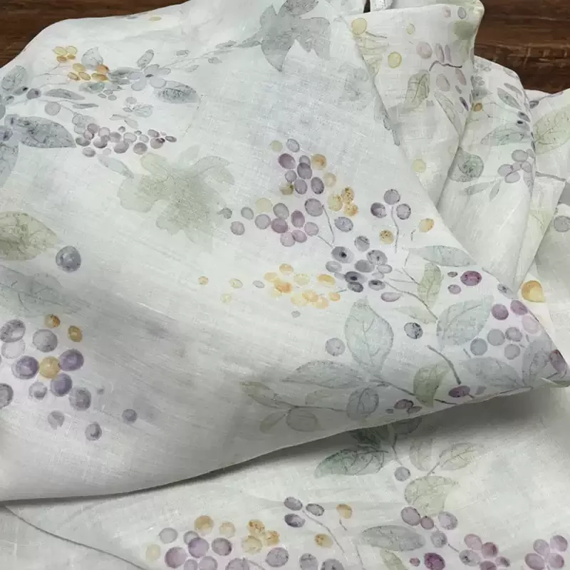 Pure ramie printed lightweight natural breathable fabric, used for making high-end summer clothing sewing fabrics
Pure ramie printed lightweight natural breathable fabric, used for making high-end summer clothing sewing fabrics