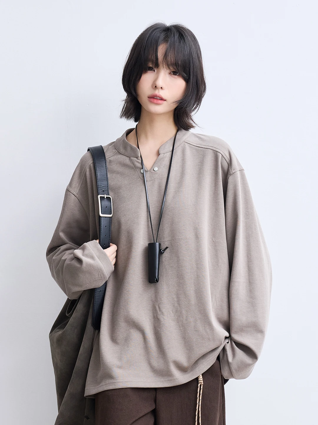 Женская свободная футболка Long Sve Universal Avitation Museum, однотонная, маленькая, с v-образным вырезом, повседневная, удобная, вязаная, хлопковая...
Женская свободная футболка Long Sve Universal Avitation Museum, однотонная, маленькая, с v-образным вырезом, повседневная, удобная, вязаная, хлопковая...