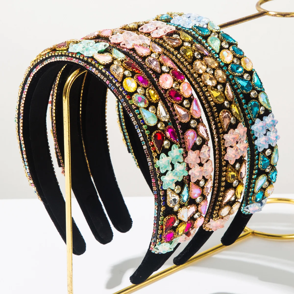New Baroque style studded with diamonds and stars, retro super flash headband, versatile street hair accessories
New Baroque style studded with diamonds and stars, retro super flash headband, versatile street hair accessories