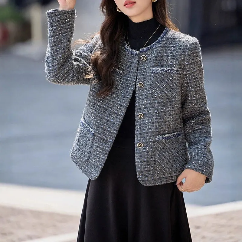 Женская короткая куртка из грубого твида, осень-зима 2021, новый стиль, небольшой ароматный стиль, однобортный топ для похудения
Женская короткая куртка из грубого твида, осень-зима 2021, новый стиль, небольшой ароматный стиль, однобортный топ для похудения