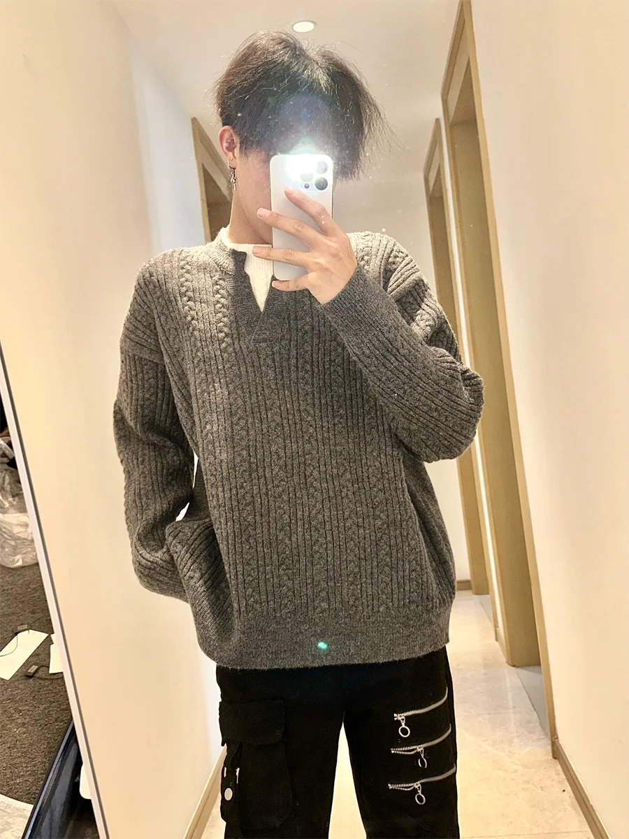 Мужской трикотажный свитер American Sle свободного кроя с V-образным вырезом, однотонный, с длинными рукавами, повседневная удобная верхняя одежда из полиэстера
Мужской трикотажный свитер American Sle свободного кроя с V-образным вырезом, однотонный, с длинными рукавами, повседневная удобная верхняя одежда из полиэстера