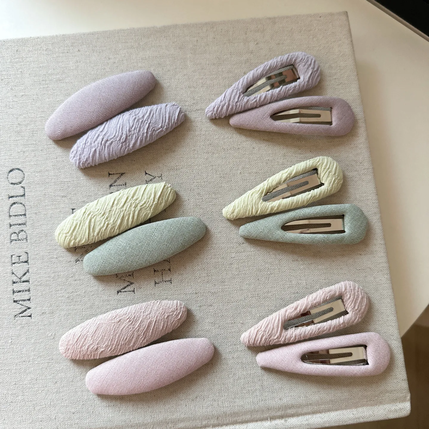 Handmade Fabric Pleated Hair Clip for Bangs Cream Color Spring Flattering Side Fringe Non Slip Strong Hold Daily
Handmade Fabric Pleated Hair Clip for Bangs Cream Color Spring Flattering Side Fringe Non Slip Strong Hold Daily