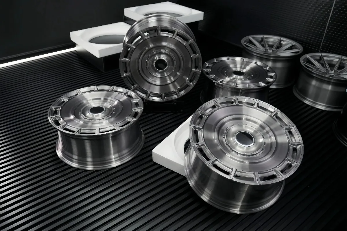18-22 Inch Brushed Polished Big Pie Style Deep Concave Forged Wheels Multi PCD 5x112 5x114.3 5x120 Racing Car Rims
18-22 Inch Brushed Polished Big Pie Style Deep Concave Forged Wheels Multi PCD 5x112 5x114.3 5x120 Racing Car Rims