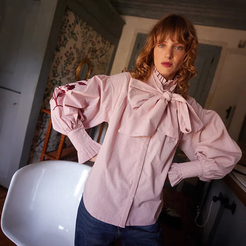 Spring 2026 Women's Blue Pink Stripe Knot Necktie High Collar Lantern Sleeve Long Sleeve Shirt French Style Loose F...
Spring 2026 Women's Blue Pink Stripe Knot Necktie High Collar Lantern Sleeve Long Sleeve Shirt French Style Loose F...