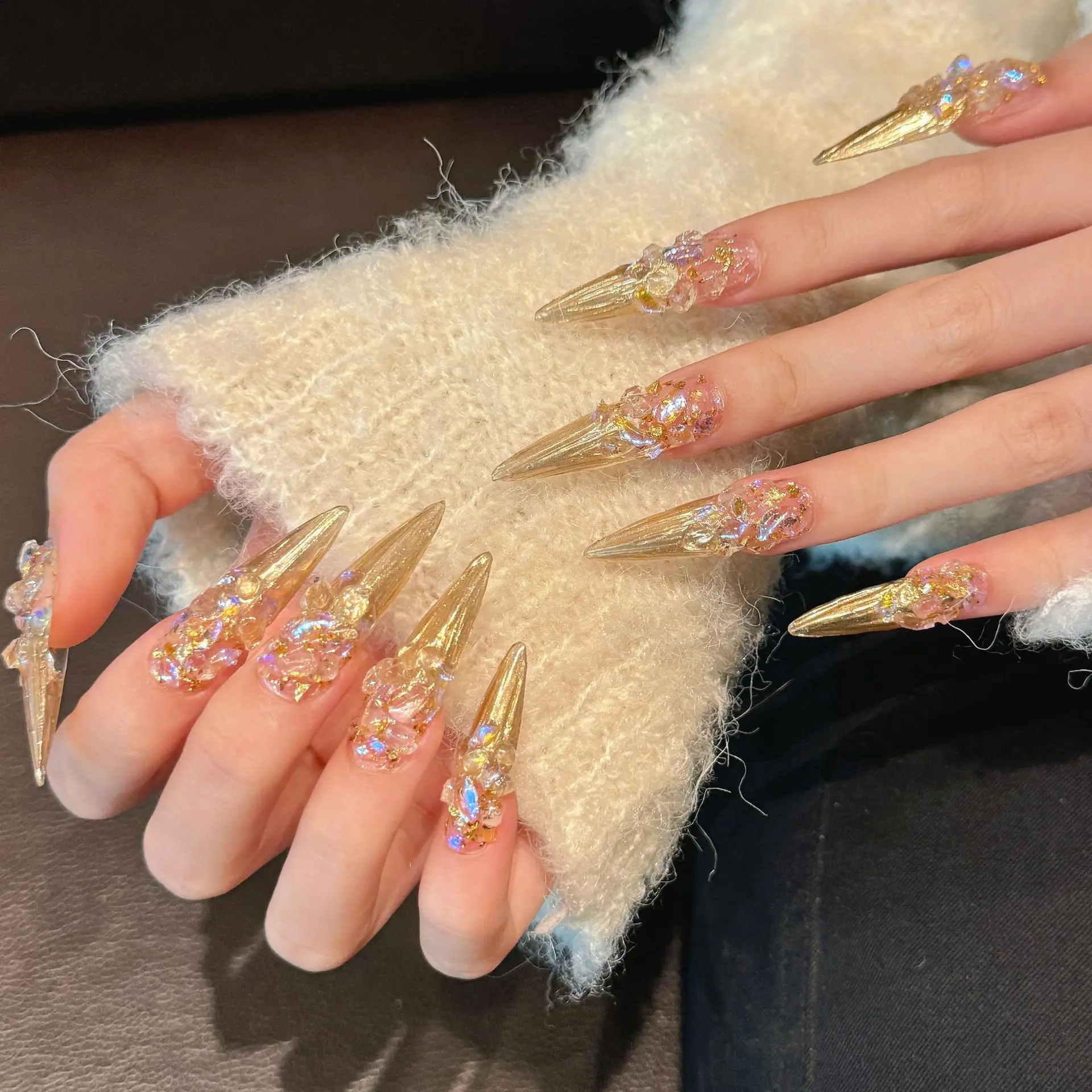 10Pcs Golden French Fake Nails Long Stiletto Handmade Press on False Nails with Rhinestone Wearable Almond Full Cover Nail Tips
10Pcs Golden French Fake Nails Long Stiletto Handmade Press on False Nails with Rhinestone Wearable Almond Full Cover Nail Tips