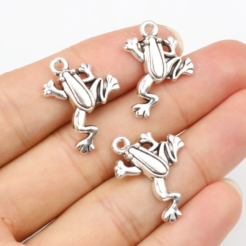 15pcs Funny Frog Charms Pendant 23x18mm Alloy Metal Antique Silver Color DIY Jewelry Making Accessories for Necklace Earrings
15pcs Funny Frog Charms Pendant 23x18mm Alloy Metal Antique Silver Color DIY Jewelry Making Accessories for Necklace Earrings