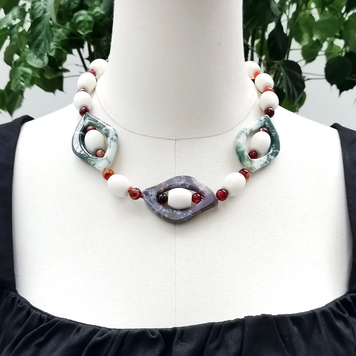 Lii Ji White Green Orange Choker Necklace Coral Carnelian Necklace 51cm Stock Sale Women Jewelry Gift
Lii Ji White Green Orange Choker Necklace Coral Carnelian Necklace 51cm Stock Sale Women Jewelry Gift