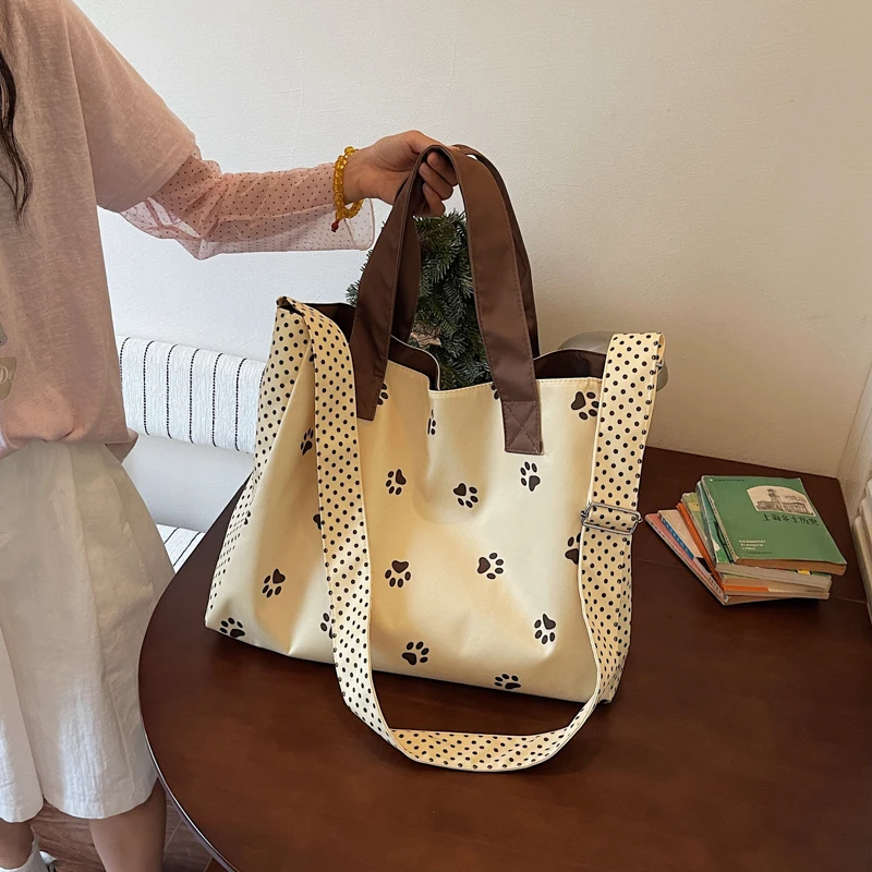 Large-capacity Women's Dot Footprints -patterned Tote Bag Fashionable and Versatile for Daily Wear Shoulder Bag, Simple Handbag
Large-capacity Women's Dot Footprints -patterned Tote Bag Fashionable and Versatile for Daily Wear Shoulder Bag, Simple Handbag