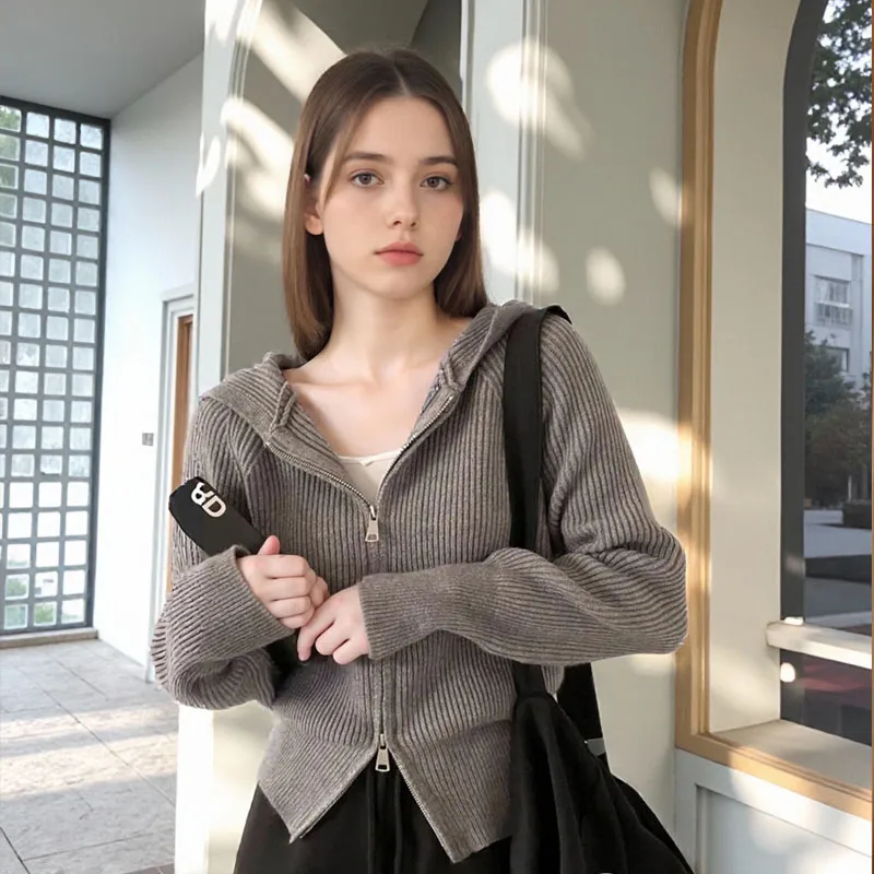 Осенне-зимний толстый вязаный кардиган с капюшоном в ленивом стиле, модный и теплый простой короткий свитер.
Осенне-зимний толстый вязаный кардиган с капюшоном в ленивом стиле, модный и теплый простой короткий свитер.