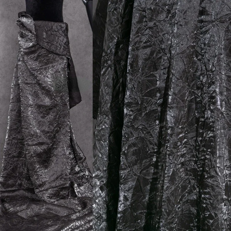 Специальная плиссированная текстурная ткань Issey Miyake, прессованная плиссированная дизайнерская ткань, черная и серебристая ткань
Специальная плиссированная текстурная ткань Issey Miyake, прессованная плиссированная дизайнерская ткань, черная и серебристая ткань