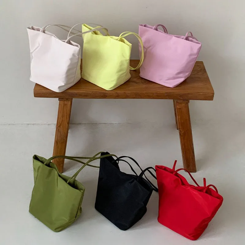 Casual Nylon Bucket Bags for Women Shoulder Bag Fashion Soft Women Bag NewTote Purses and Handbags Female Shopper Commuter Bags
Casual Nylon Bucket Bags for Women Shoulder Bag Fashion Soft Women Bag NewTote Purses and Handbags Female Shopper Commuter Bags