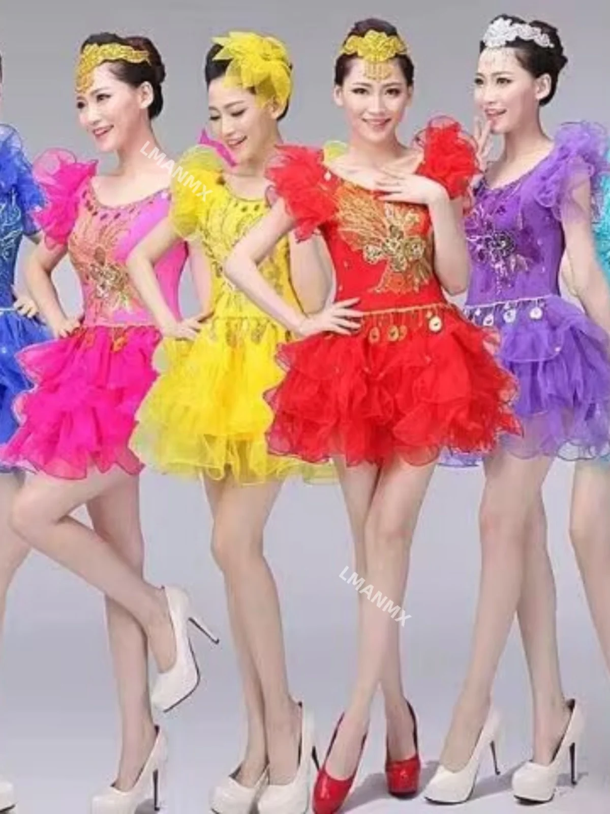 Square dance, modern dance performance costumes, adult sequins, fashionable puffy skirts, stage performance costumes, dresses
Square dance, modern dance performance costumes, adult sequins, fashionable puffy skirts, stage performance costumes, dresses