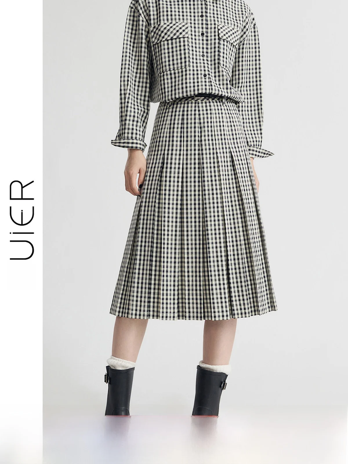 Юбка миди с высокой талией в клетку, плиссированная, женская, весна 2025, новая дизайнерская модель, ретро, А-силуэт, элегантная, индивидуальный стиль
Юбка миди с высокой талией в клетку, плиссированная, женская, весна 2025, новая дизайнерская модель, ретро, А-силуэт, элегантная, индивидуальный стиль