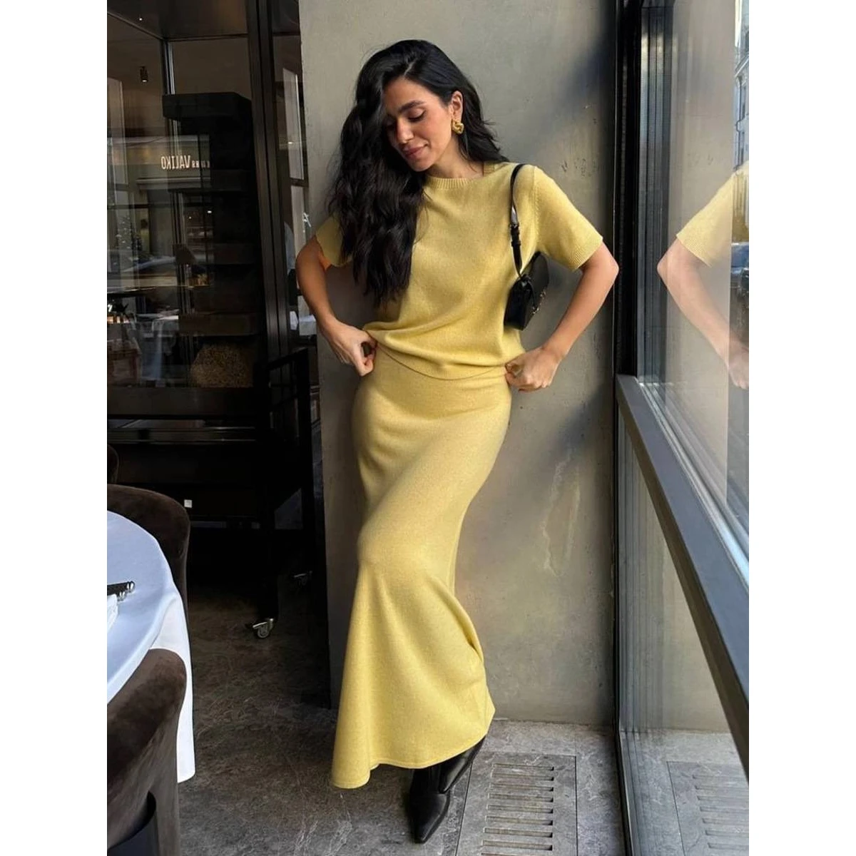 Simple Knitted Short Sleeve Skirt Set Commute Style Autumn Fashion Women's Dress Ensemble Casual No Brand Registered Trademark
Simple Knitted Short Sleeve Skirt Set Commute Style Autumn Fashion Women's Dress Ensemble Casual No Brand Registered Trademark