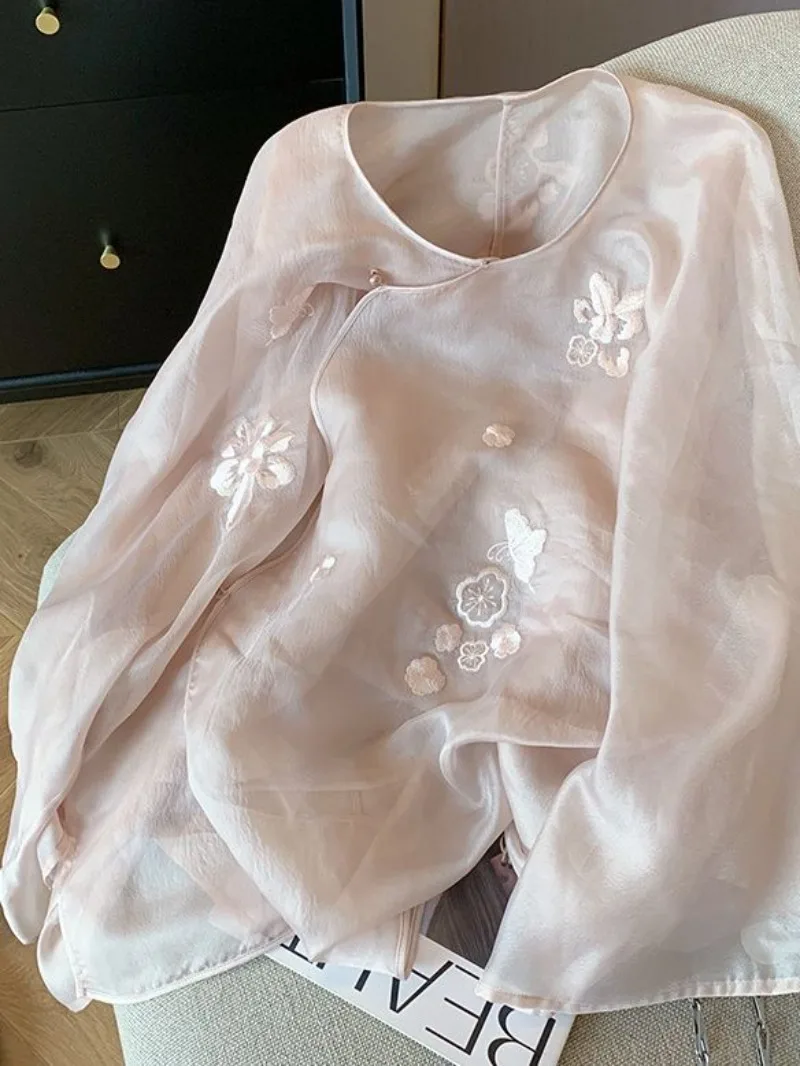 Новинка, жаккардовое тонкое женское летнее модное солнцезащитное пальто Miiiix с китайской вышивкой, короткий топ с круглым вырезом, женская одежда
Новинка, жаккардовое тонкое женское летнее модное солнцезащитное пальто Miiiix с китайской вышивкой, короткий топ с круглым вырезом, женская одежда