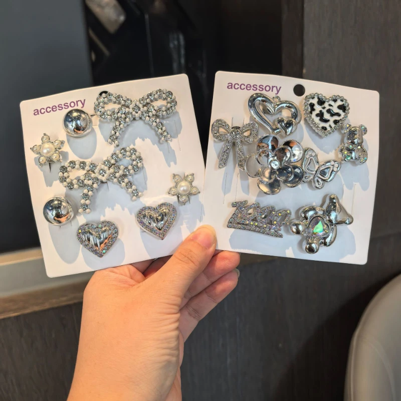 8PCS MINISO Pearl Bow Shoe Charms Fashion Bow Advanced Shoe Decorations DIY Removable Shoe Buckle Festival Party Gift
8PCS MINISO Pearl Bow Shoe Charms Fashion Bow Advanced Shoe Decorations DIY Removable Shoe Buckle Festival Party Gift