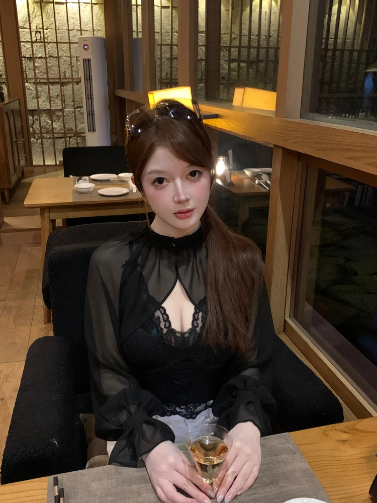 Комплект женской одежды M900: кружевные вставки, сетчатый дизайн, эффект стройности, соблазнительное белье и верхняя одежда, комплект из двух предметов, весна 2026
Комплект женской одежды M900: кружевные вставки, сетчатый дизайн, эффект стройности, соблазнительное белье и верхняя одежда, комплект из двух предметов, весна 2026