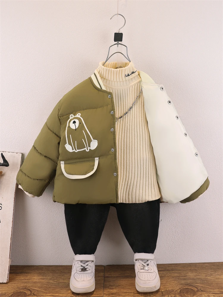 Thiened Cotton Padded Jaet for Boys Cartoon Bear Baseball Sle Warm Outerwear Durable Long Sve Youth Faionable Coat
Thiened Cotton Padded Jaet for Boys Cartoon Bear Baseball Sle Warm Outerwear Durable Long Sve Youth Faionable Coat