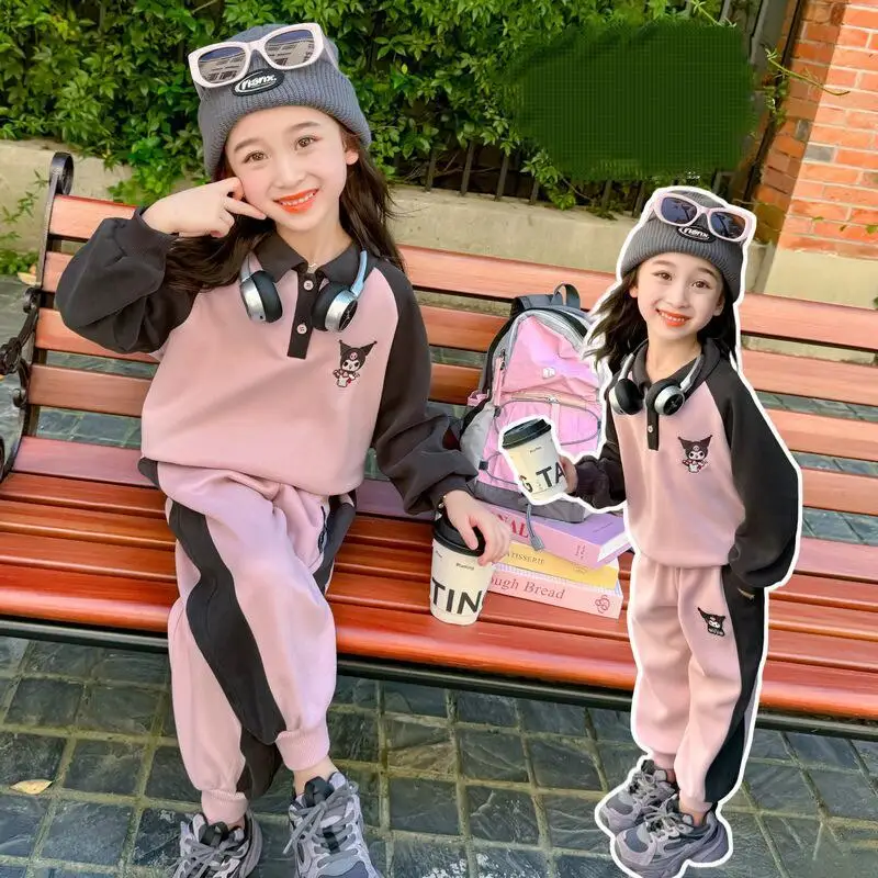 Sanrio пальто для девочек Kuromi Kawaii аниме модный студенческий спортивный костюм длинные штаны повседневный комплект из 2 предметов детская одежда новый стиль
Sanrio пальто для девочек Kuromi Kawaii аниме модный студенческий спортивный костюм длинные штаны повседневный комплект из 2 предметов детская одежда новый стиль