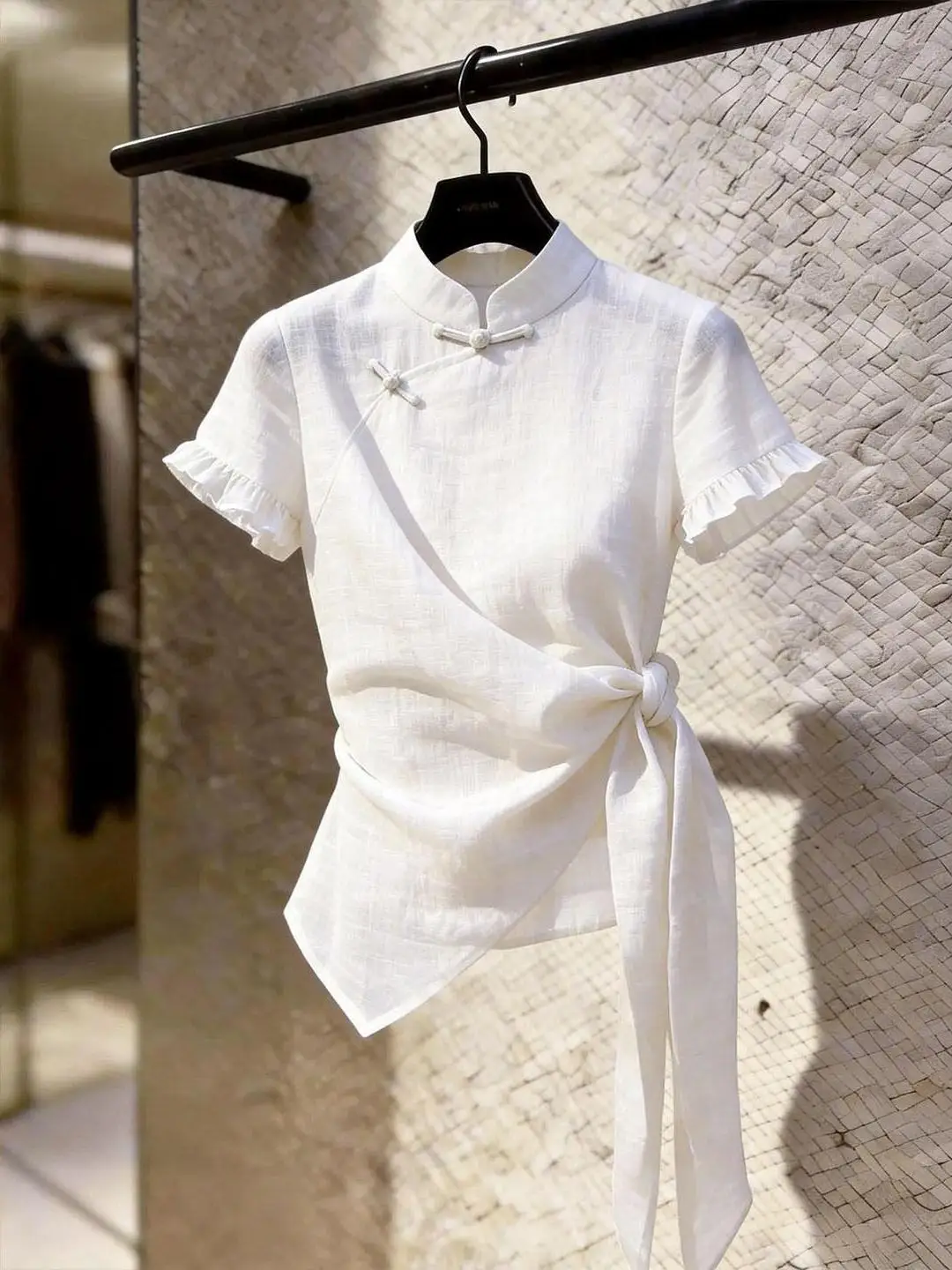 New Chinese Style Super Wind Beautiful Women's Shirt Summer 2026 Fashionable Unique Small Top Korean Version Slim Fit Tie Waist
New Chinese Style Super Wind Beautiful Women's Shirt Summer 2026 Fashionable Unique Small Top Korean Version Slim Fit Tie Waist