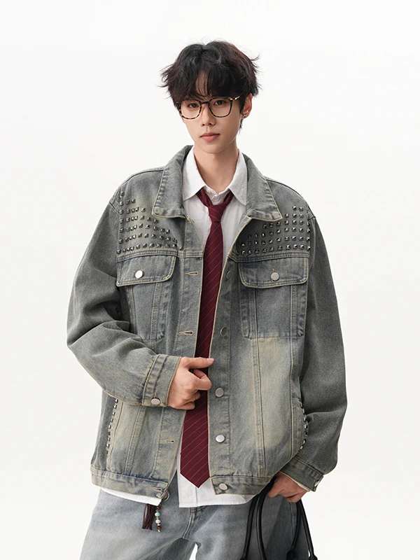 Мужская джинсовая куртка в стиле ретро с заклепками, свободного кроя, осенняя, модный дизайн, повседневная, для студентов, длинная, ветрозащитная
Мужская джинсовая куртка в стиле ретро с заклепками, свободного кроя, осенняя, модный дизайн, повседневная, для студентов, длинная, ветрозащитная