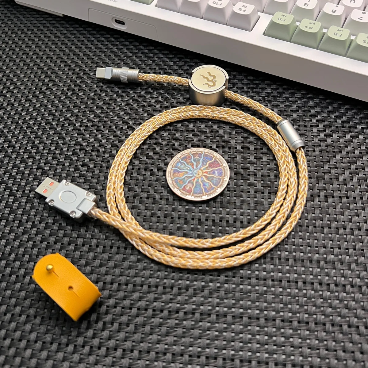 Single Crystal Copper 8-strand braid Mechanical Keyboard Cable Magnetic axis Mechanical Keyboard Cable Support 8kReturn Keyboard
Single Crystal Copper 8-strand braid Mechanical Keyboard Cable Magnetic axis Mechanical Keyboard Cable Support 8kReturn Keyboard