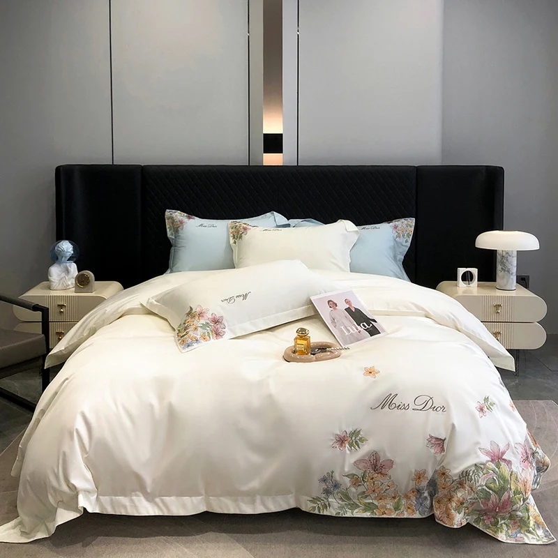 Bedding Set Luxury Flowers Embroidery Quilt/Duvet Cover White Egyptian Cotton Bedspread Fitted Sheet Mattress Cover Pillowcases
Bedding Set Luxury Flowers Embroidery Quilt/Duvet Cover White Egyptian Cotton Bedspread Fitted Sheet Mattress Cover Pillowcases