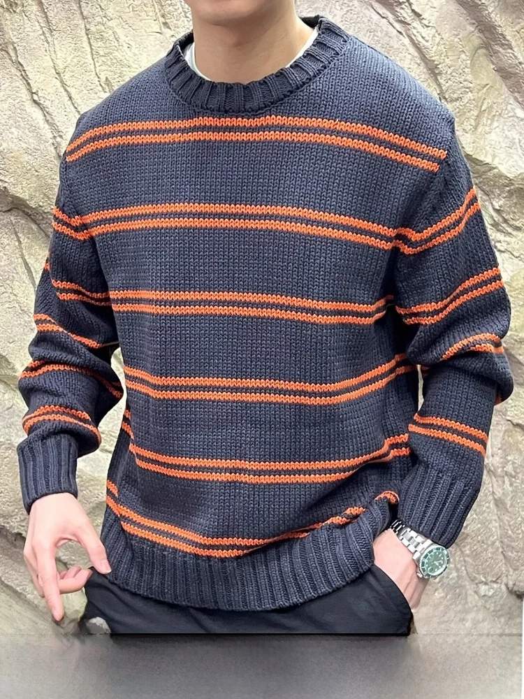 Ретро-свитер в полоску, вязаный, уютный, свободного кроя, с круглым вырезом, мужской, осенний, модный, повседневный, люксовый, с длинными рукавами, приятный к телу
Ретро-свитер в полоску, вязаный, уютный, свободного кроя, с круглым вырезом, мужской, осенний, модный, повседневный, люксовый, с длинными рукавами, приятный к телу