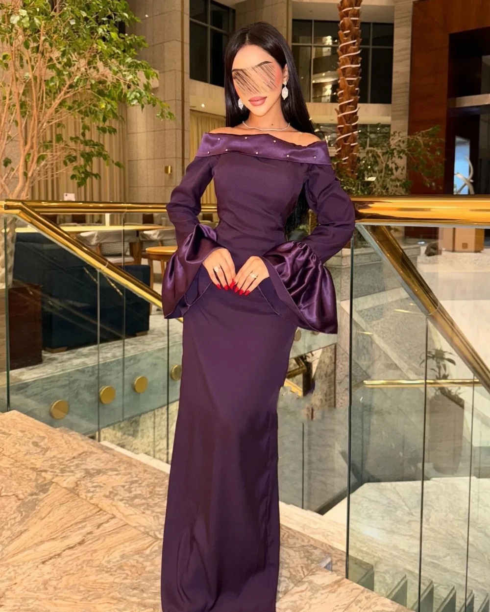 Customized Sparkle Matching Pleat Applique Straight Boat Neck Long Dresses Bespoke Occasion Chinese Style Elegant
Customized Sparkle Matching Pleat Applique Straight Boat Neck Long Dresses Bespoke Occasion Chinese Style Elegant
