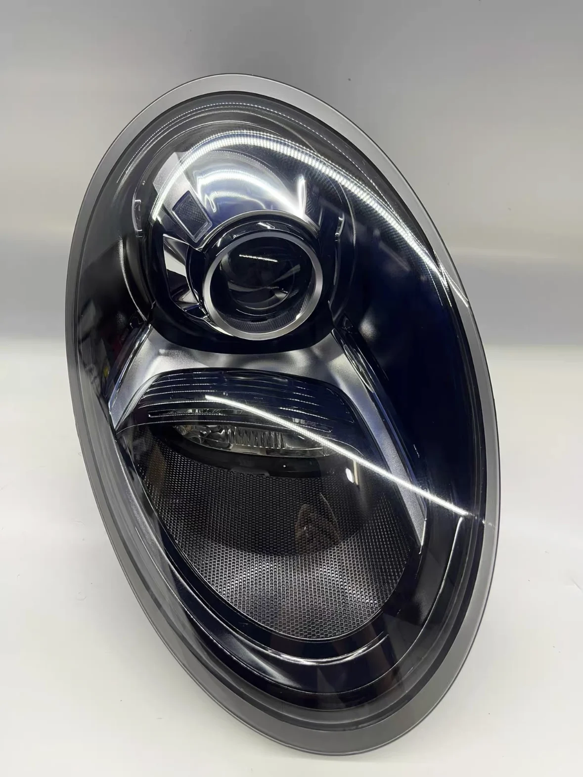 Fit for Porsche 911 Headlight 2015-2018 Porsche 991 Headlight 911 Xenon With 4 LED Headlamp 991.2 Version Silver Gray Version
Fit for Porsche 911 Headlight 2015-2018 Porsche 991 Headlight 911 Xenon With 4 LED Headlamp 991.2 Version Silver Gray Version