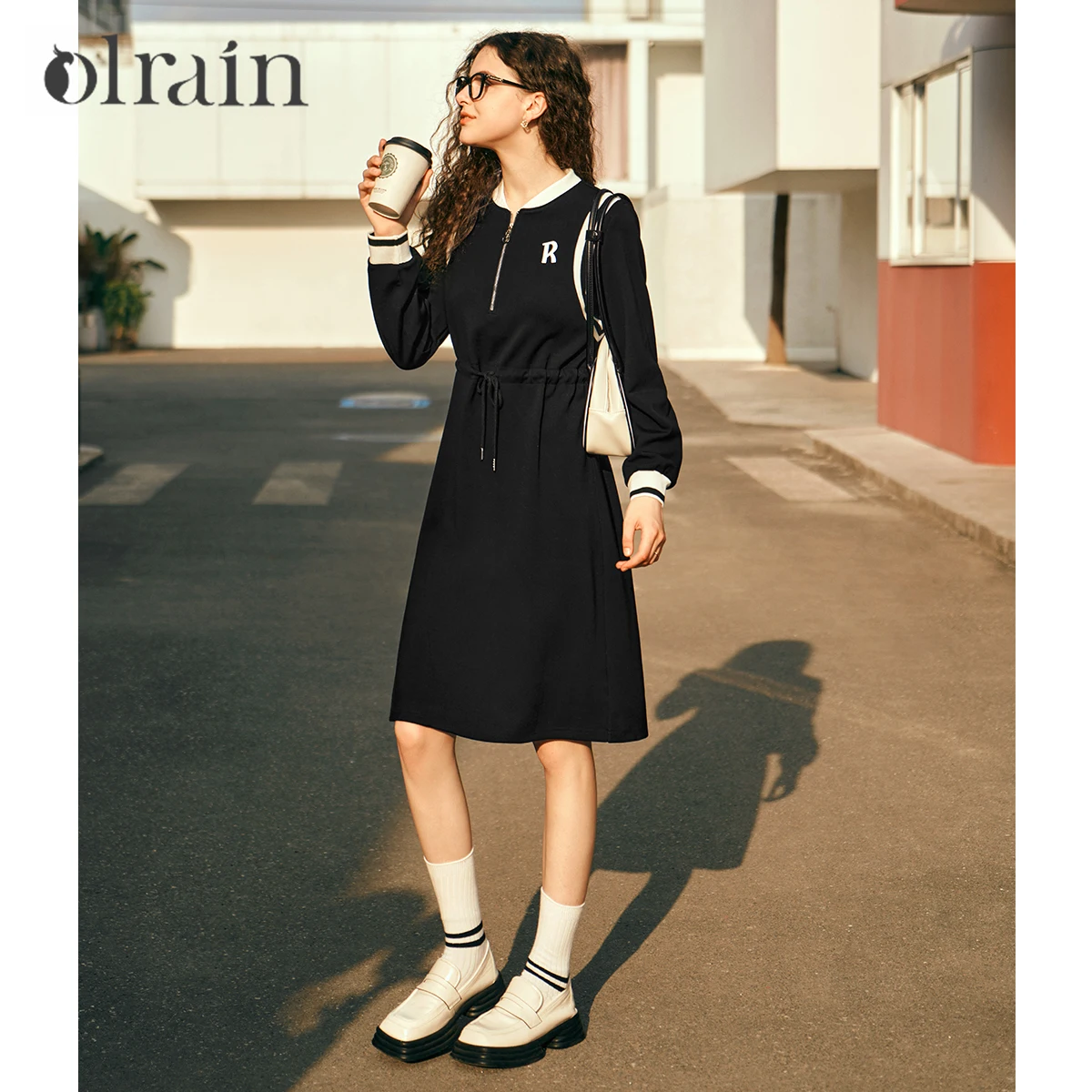 OLrain Black Hoodie Women's Dress 2024 New Arrival Early Spring Drawstring Waist Embroidered Long Dress Tops Lady O24CL88031
OLrain Black Hoodie Women's Dress 2024 New Arrival Early Spring Drawstring Waist Embroidered Long Dress Tops Lady O24CL88031