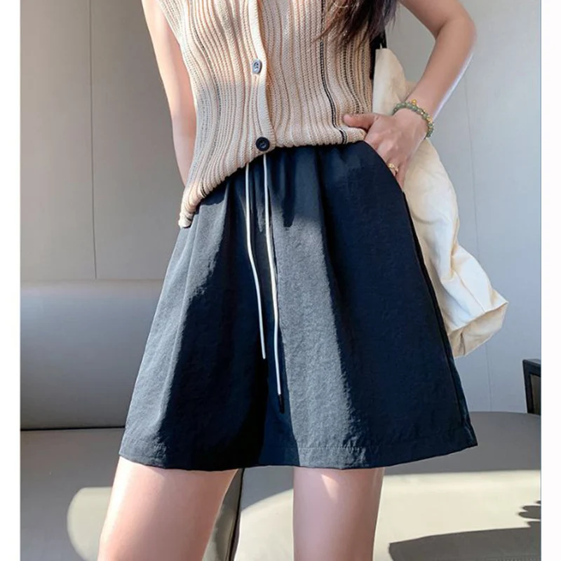 2026 Summer Girls High Waist Casual Daily Joggers Lady Classic Fashion Thin Short Pants Women Korean Solid Color Shorts
2026 Summer Girls High Waist Casual Daily Joggers Lady Classic Fashion Thin Short Pants Women Korean Solid Color Shorts