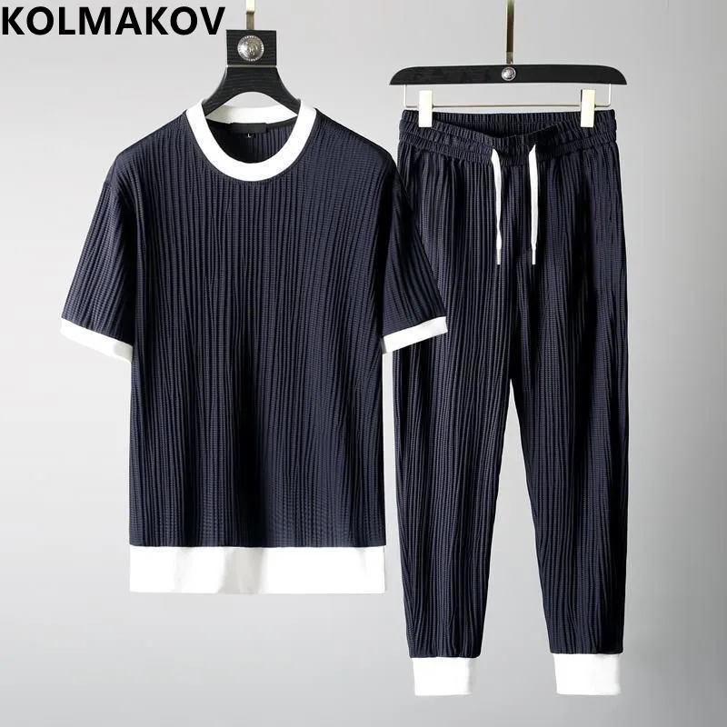 Мужская футболка с коротким рукавом, однотонный Повседневный свободный комплект из двух предметов, большие размеры, лето 2023
Мужская футболка с коротким рукавом, однотонный Повседневный свободный комплект из двух предметов, большие размеры, лето 2023