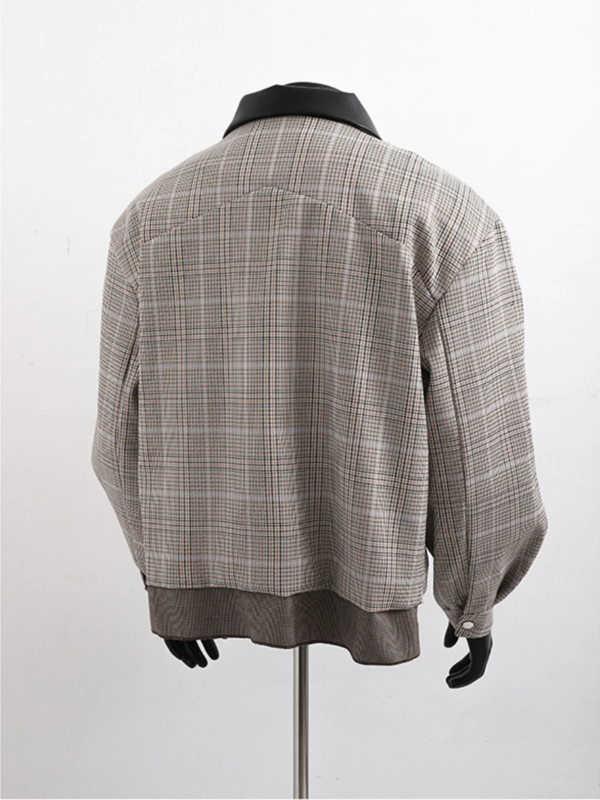 Cleanfit Men's Spring Autumn Harrington Jaet Plaid Outerwear Design Sense Leather Collar Loose Fit Anti-Wrinkle Procing
Cleanfit Men's Spring Autumn Harrington Jaet Plaid Outerwear Design Sense Leather Collar Loose Fit Anti-Wrinkle Procing