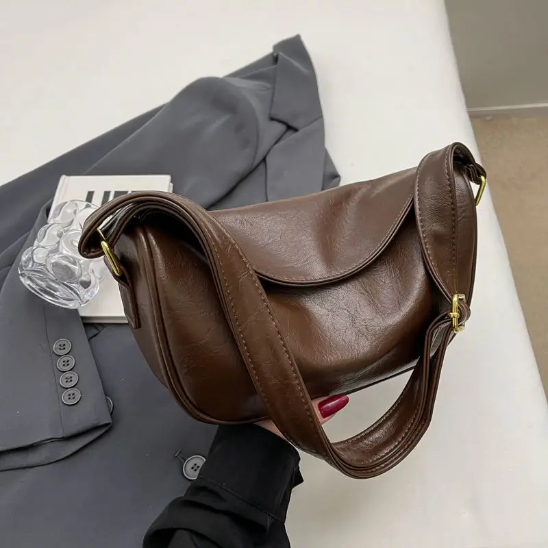 Vintage Crossbody Women Versatile Casual Winter Large Capacity Dumpling Bag Commuting Simple Fashionable Shoulder Bag
Vintage Crossbody Women Versatile Casual Winter Large Capacity Dumpling Bag Commuting Simple Fashionable Shoulder Bag