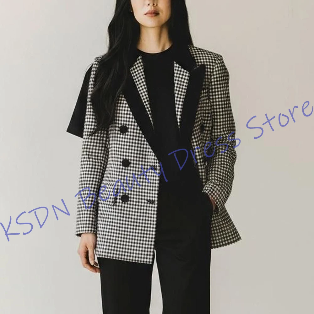 Классический черно-белый женский костюм в клетку, двубортный пиджак из 2 предметов с бархатными контрастными лацканами, пиджак в стиле Old-Money в консервативном стиле
Классический черно-белый женский костюм в клетку, двубортный пиджак из 2 предметов с бархатными контрастными лацканами, пиджак в стиле Old-Money в консервативном стиле