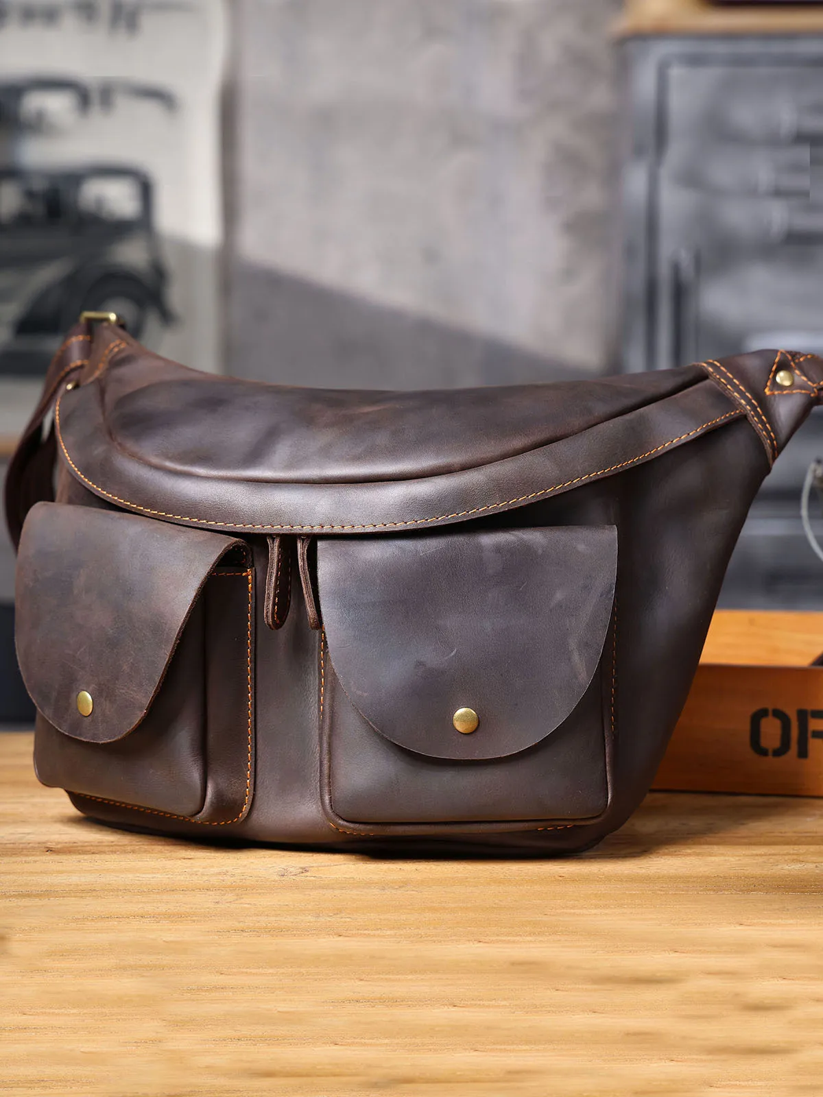 outdoor travel luxury first layer cowhide men's chest bag vintage genuine leather large-capacity motorcycle crossbody bag
outdoor travel luxury first layer cowhide men's chest bag vintage genuine leather large-capacity motorcycle crossbody bag