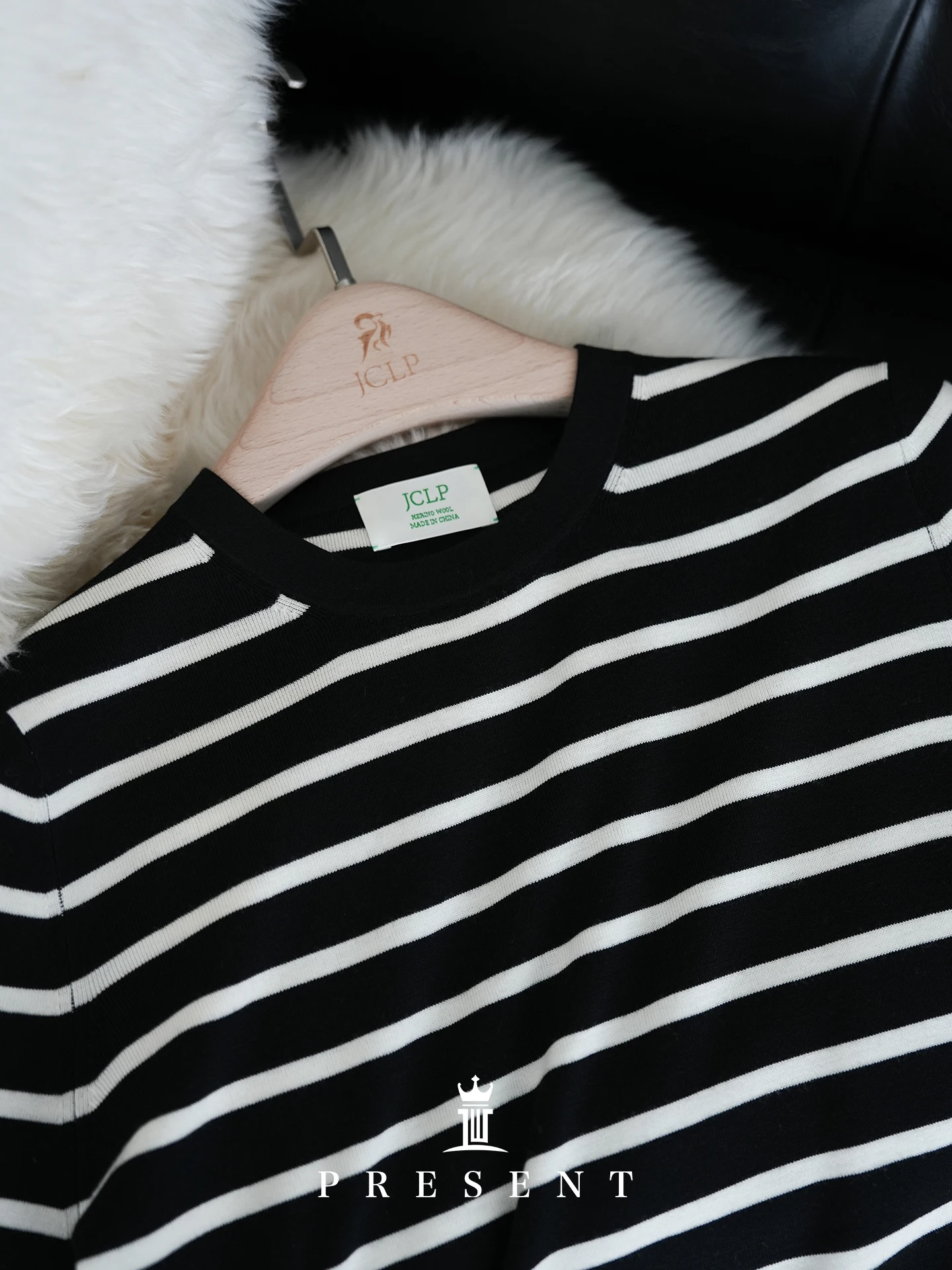 Женское худи из шерсти Diamond Wool с длинными рукавами и полосками, весна 2026, Cleanfit, из мягкой шерстяной вязки, JCLP, стандартный крой, теплый
Женское худи из шерсти Diamond Wool с длинными рукавами и полосками, весна 2026, Cleanfit, из мягкой шерстяной вязки, JCLP, стандартный крой, теплый