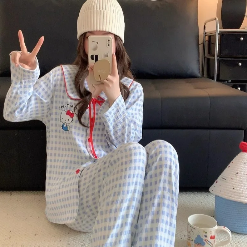 Осенний пижамный комплект Hello Kitty, женский топ с длинными рукавами и брюки, вишнево-красная одежда для сна с галстуком-бабочкой, фланелевая ночная рубашка Kawaii Loungewear
Осенний пижамный комплект Hello Kitty, женский топ с длинными рукавами и брюки, вишнево-красная одежда для сна с галстуком-бабочкой, фланелевая ночная рубашка Kawaii Loungewear
