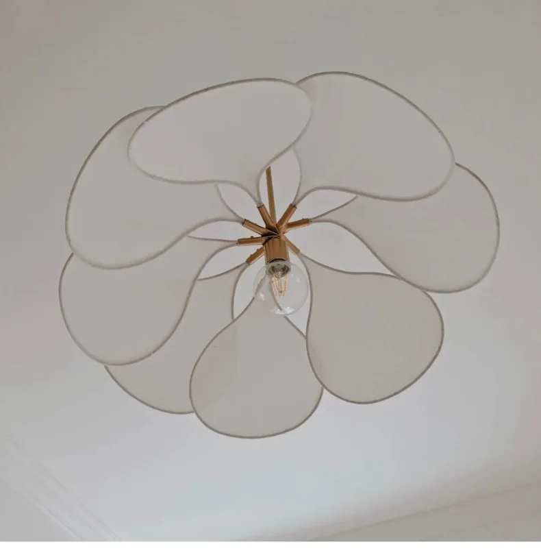 Fabric Flower Pendant Light Colorful Petal Chandelier LED Art for Living Room Bedroom Dining Table Home Decor
Fabric Flower Pendant Light Colorful Petal Chandelier LED Art for Living Room Bedroom Dining Table Home Decor