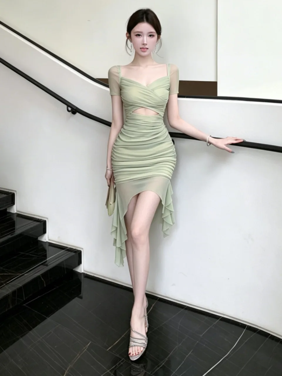 Pure Desire Sexy Green V-Neck Hollow out Bodycon Dress Women's New Design Slimming Mesh Short Skirt High Waist Short Sleeve
Pure Desire Sexy Green V-Neck Hollow out Bodycon Dress Women's New Design Slimming Mesh Short Skirt High Waist Short Sleeve
