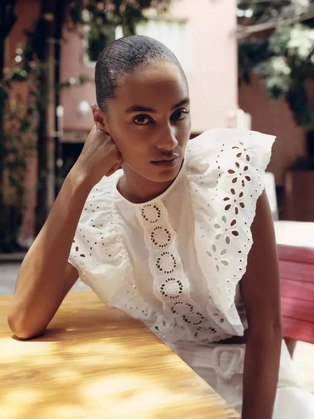 Summer New Women's White Embroidered Hollow out Decorative Layered Top French Sle Loose Fit Breathable ort Svel
Summer New Women's White Embroidered Hollow out Decorative Layered Top French Sle Loose Fit Breathable ort Svel