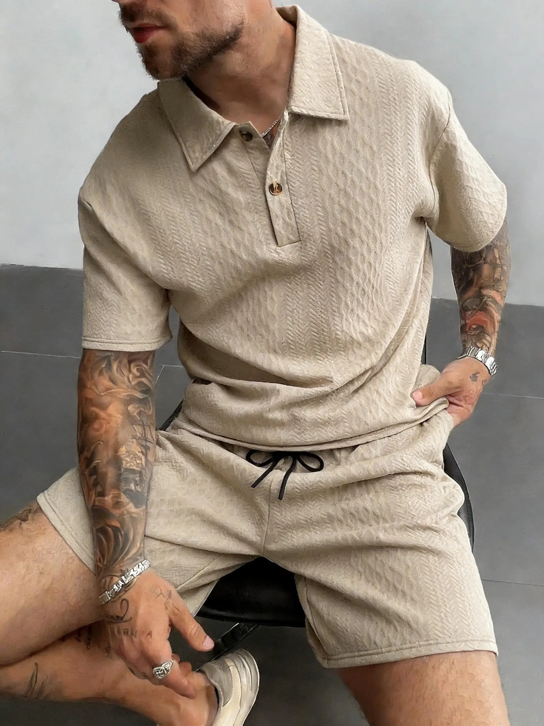 Vacation Polo Shirts Solid Shorts Suit Man Summer Drawstring Leisurewear Jacquard Clothing Fashion All-Match Hip Hop SportSuit
Vacation Polo Shirts Solid Shorts Suit Man Summer Drawstring Leisurewear Jacquard Clothing Fashion All-Match Hip Hop SportSuit