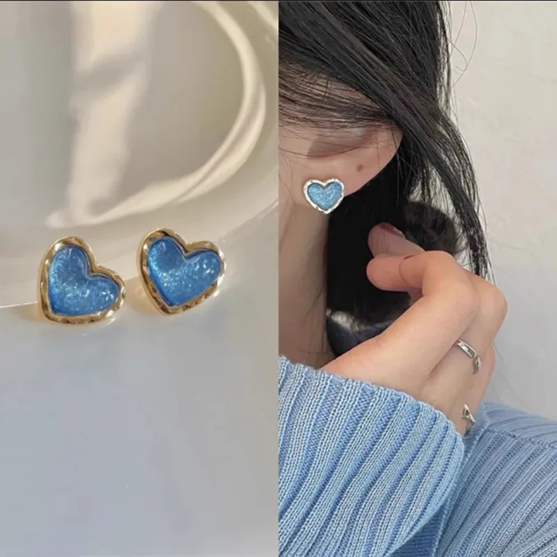 Trendy Simple Blue Love Heart Glass Earrings For Women New Classic Exquisite Cute Small Earring Hot Selling Jewelry Party Gifts
Trendy Simple Blue Love Heart Glass Earrings For Women New Classic Exquisite Cute Small Earring Hot Selling Jewelry Party Gifts