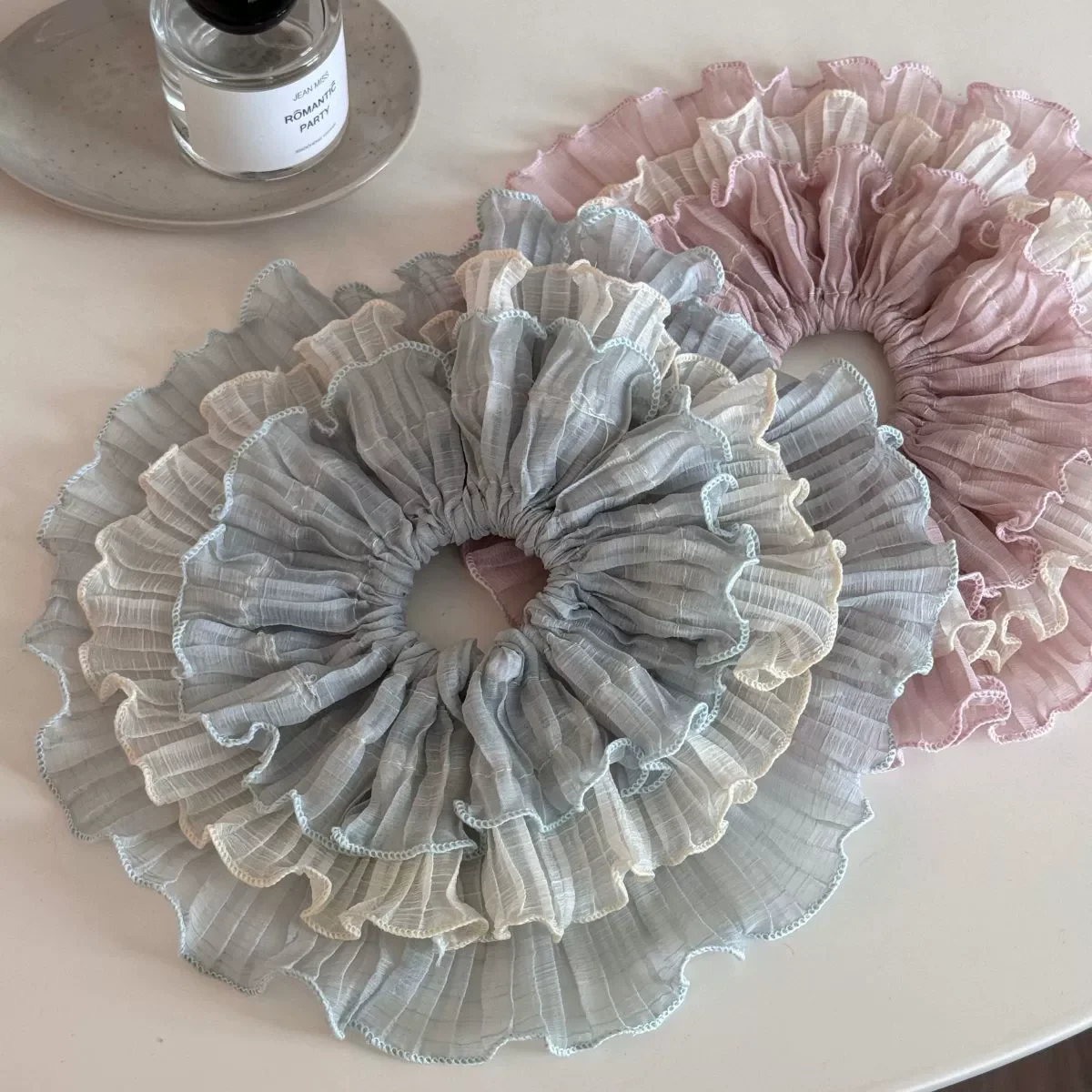 Wavy Lace Multi-layer Scrunchie Handmade Vintage Lace Scrunchie Multi-Layer Premium Sense Heavy Industry Hair Accessories
Wavy Lace Multi-layer Scrunchie Handmade Vintage Lace Scrunchie Multi-Layer Premium Sense Heavy Industry Hair Accessories