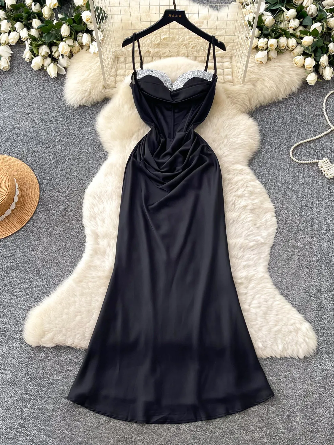 Women Luxury Sleeveless Long Dress Black Sequin Sexy Dress Vintage Elegant Off Shoulder A-line Maxi Dress for Women Summer 2026
Women Luxury Sleeveless Long Dress Black Sequin Sexy Dress Vintage Elegant Off Shoulder A-line Maxi Dress for Women Summer 2026