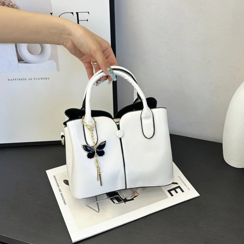 Minimalist Fashion Diaper Bag For Women Vintage Classic Handbag Leather Crossbody Shoulder Purse Large Capacity Tote Bag
Minimalist Fashion Diaper Bag For Women Vintage Classic Handbag Leather Crossbody Shoulder Purse Large Capacity Tote Bag