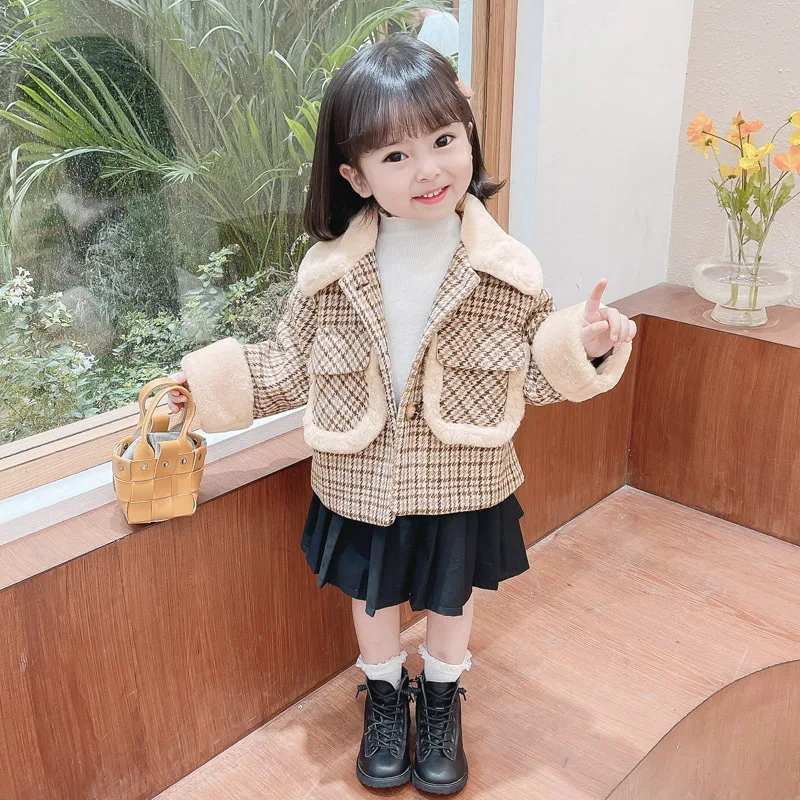 Winter girl plaid coat wool collar cotton thickened top 2022 autumn and winter new children's outwear
Winter girl plaid coat wool collar cotton thickened top 2022 autumn and winter new children's outwear
