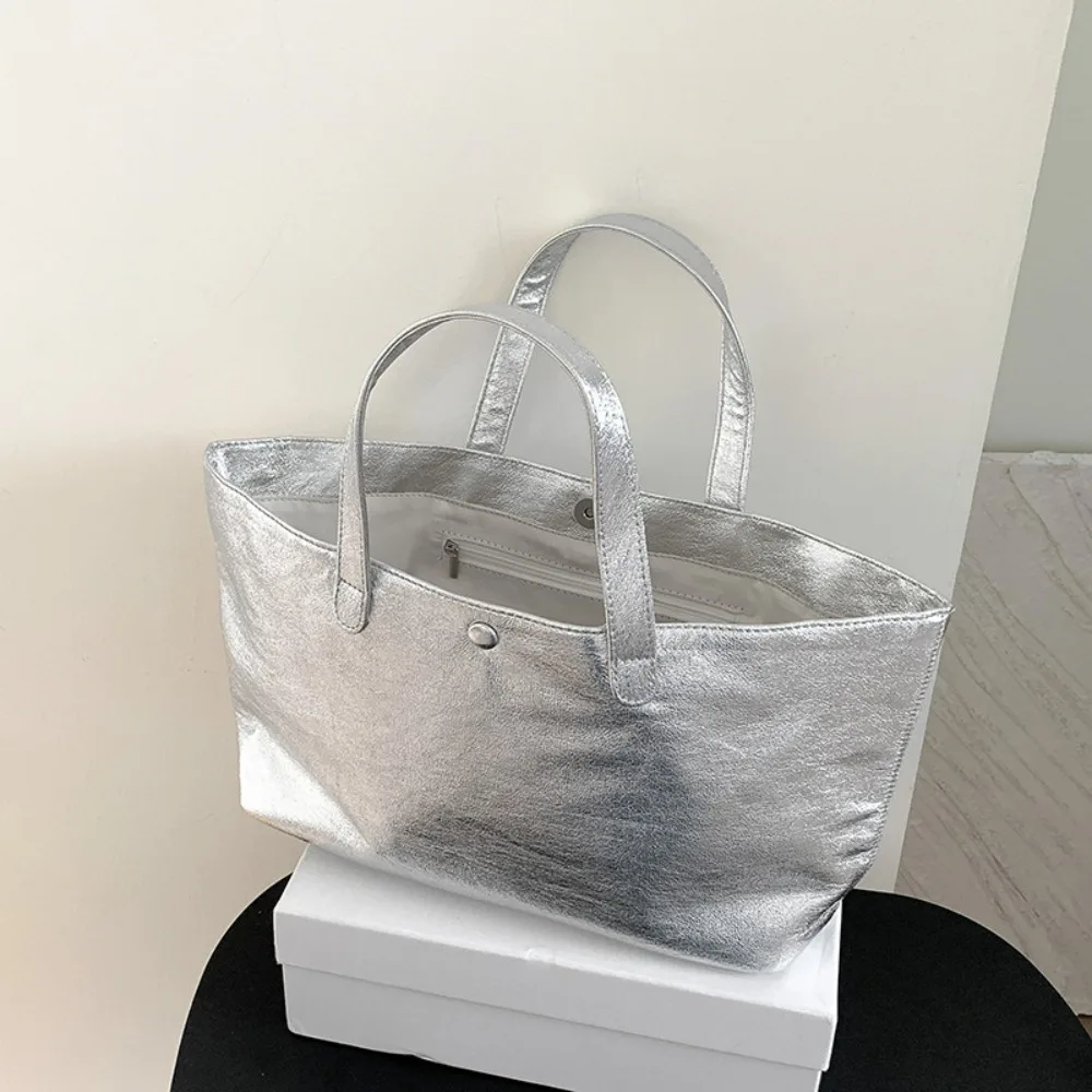 Korean Style Silver Tote Bag for Women Large Capacity Leather Handbag Casual Office Commuter Bag Luxury Shopper Handbags
Korean Style Silver Tote Bag for Women Large Capacity Leather Handbag Casual Office Commuter Bag Luxury Shopper Handbags