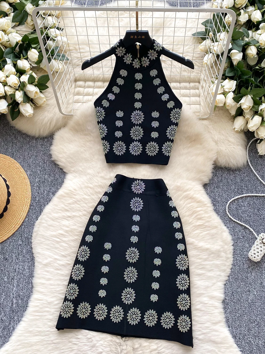 Ele Heavy-Detail Rhinestone Neline Svel Vest High Waist Slim A-Line Skirt Summer Faion Set for Young Women
Ele Heavy-Detail Rhinestone Neline Svel Vest High Waist Slim A-Line Skirt Summer Faion Set for Young Women